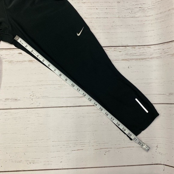 Nike Cropped Dri-Fit Capri Leggings - Picture 3 of 14